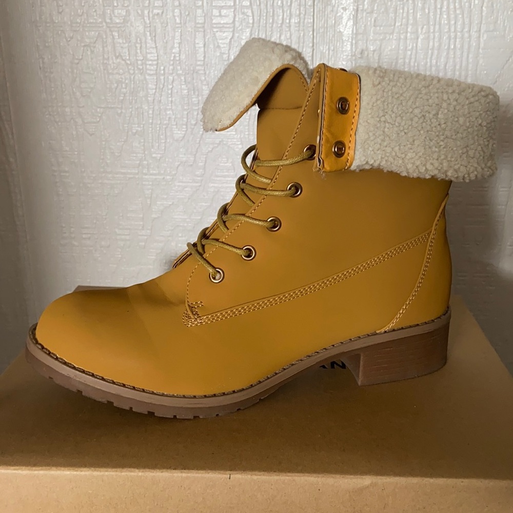 Women’s combat boots